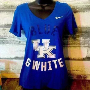 Women’s v-neck Nike size small